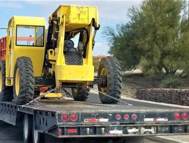 A Guide to the Method of Transporting Heavy Construction Equipment