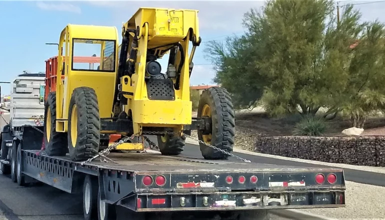 A Guide to the Method of Transporting Heavy Construction Equipment