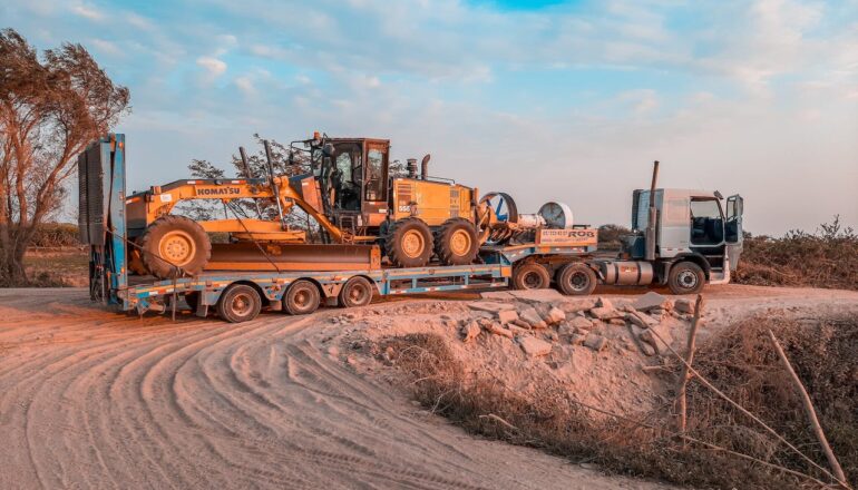 9 Costly Mistakes to Avoid When Moving Heavy Equipment